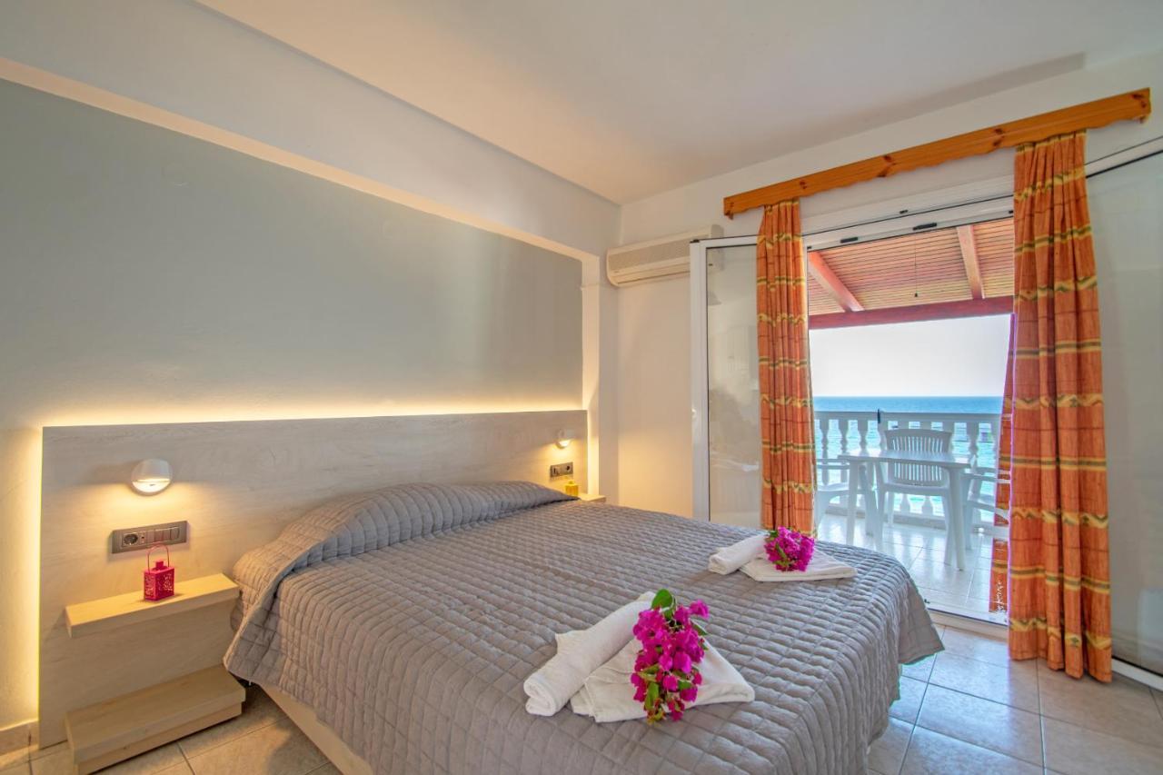 Baywatch Apartments On The Beach By "Elite" Amoudi Exterior foto