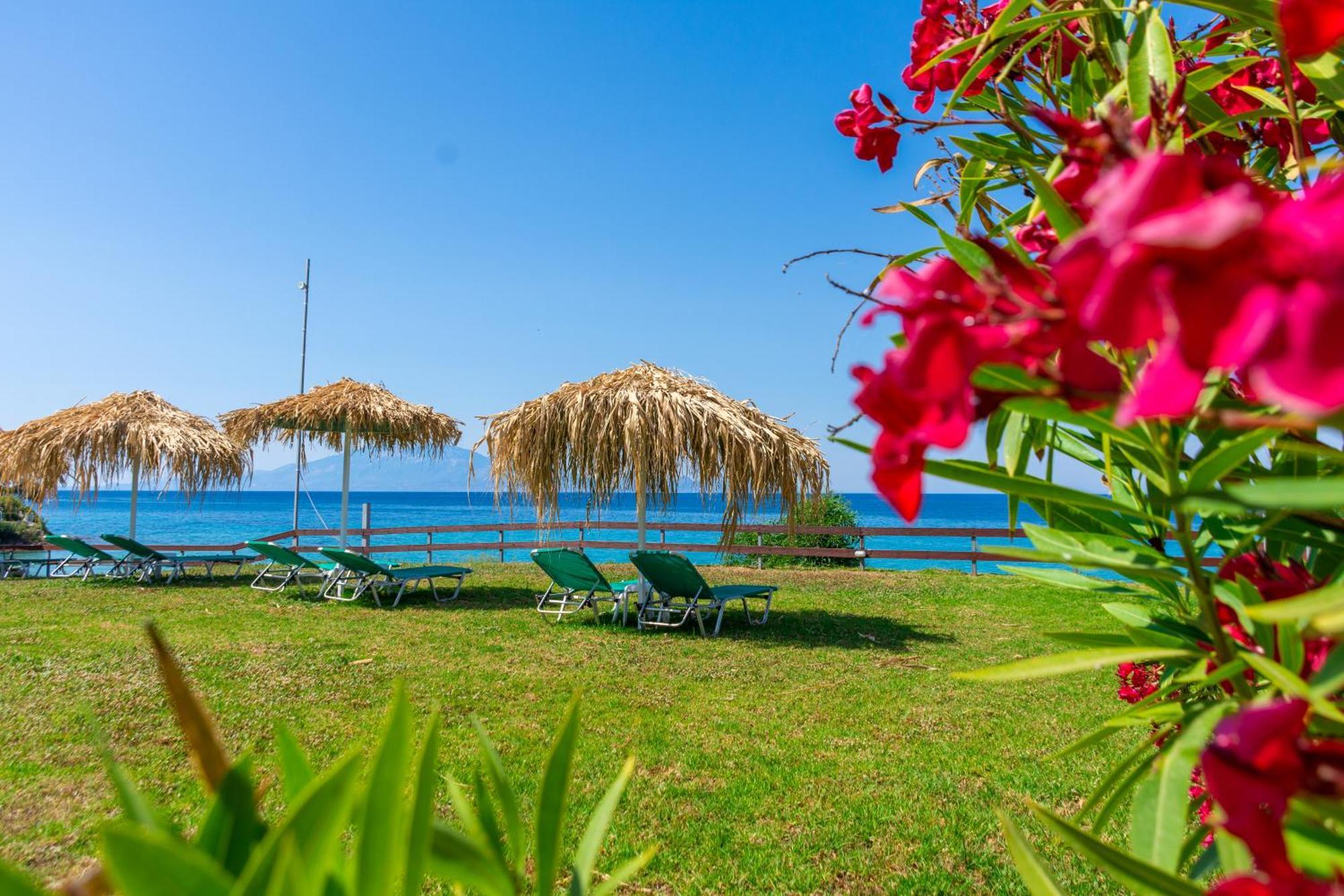 Baywatch Apartments On The Beach By "Elite" Amoudi Exterior foto