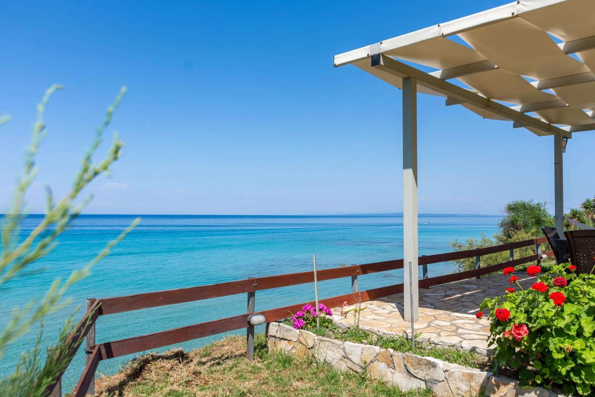 Baywatch Apartments On The Beach By "Elite" Amoudi Exterior foto